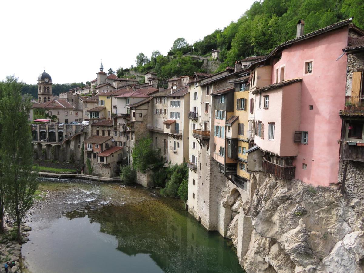 Ferienwohnung Au Bonheur Suspendu Pont-en-Royans Exterior foto