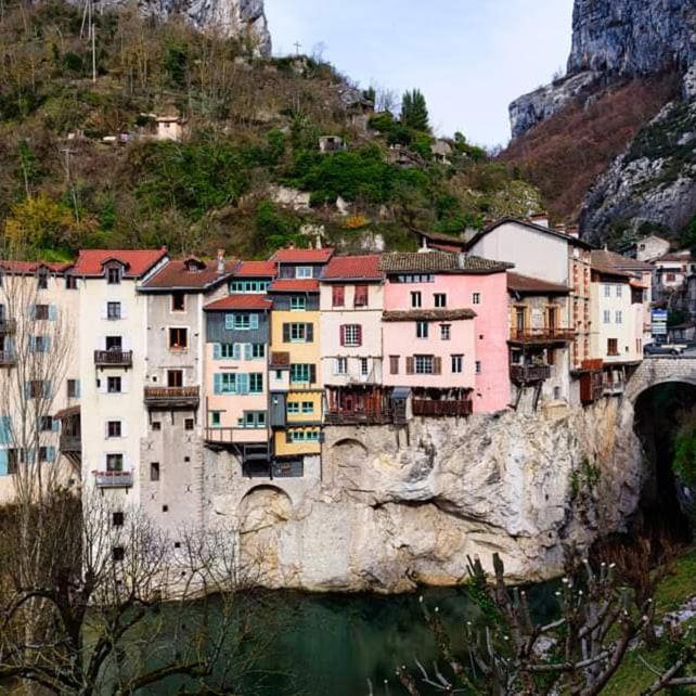 Ferienwohnung Au Bonheur Suspendu Pont-en-Royans Exterior foto